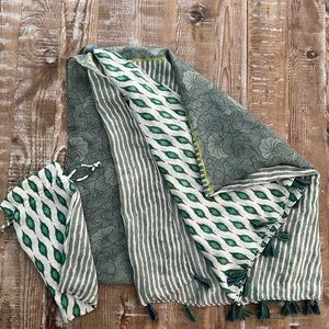 Free people scarf. New without tags.